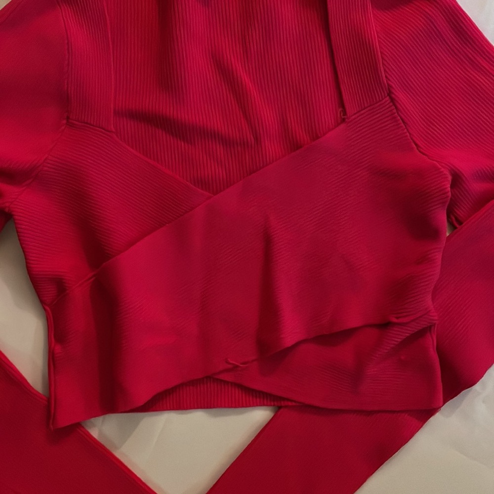 Express Hot Pink Ribbed Crop Top - Picture 3 of 7